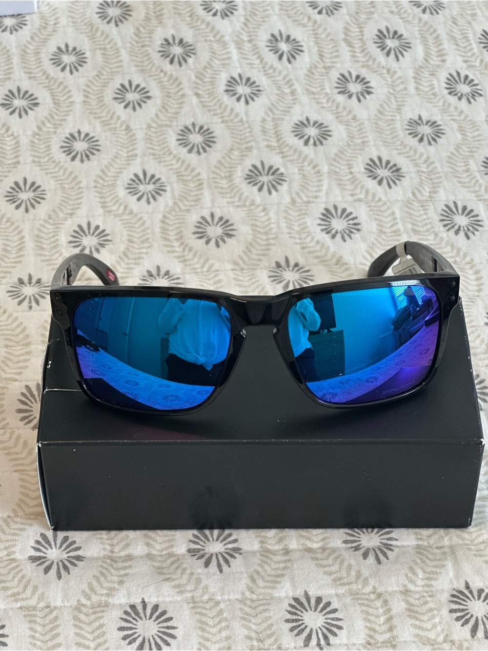 Oakley Holbrook Men's Black Frame Sunglasses with Blue Mirrored Lenses